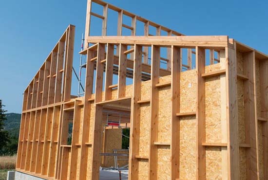 Ossature en bois d'un bâtiment